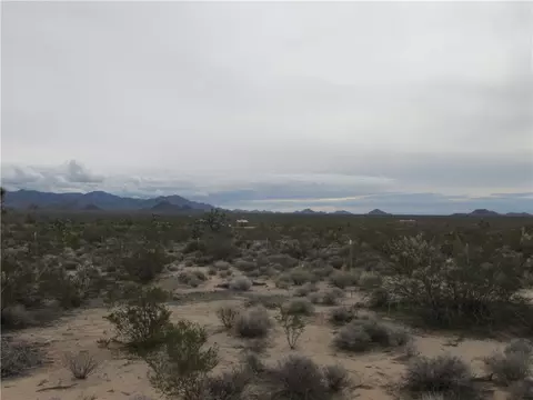 245-06 S 003f S Cal Rd, Yucca, AZ 86438 photo 2