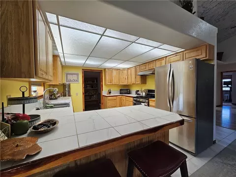 Kitchen - 10664 E Austin Loop, Kingman, AZ 86401 photo 1 of 3