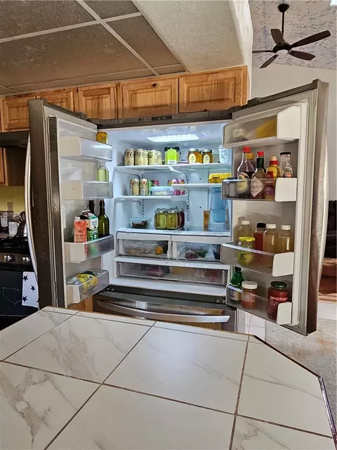 Kitchen - 10664 E Austin Loop, Kingman, AZ 86401 photo 3 of 3