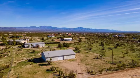 2294 S Dragoon Rd, Golden Valley, AZ 86413