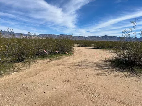 339-10 N 143 N Glen Canyon Rd #62, Golden Valley, AZ 86413