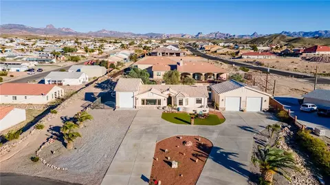750 Robin Dr, Bullhead City, AZ 86429
