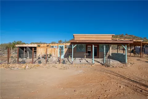 10887 Duncan Rd, Yucca, AZ 86438