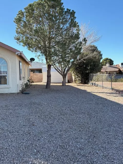Exterior - 7024 E Stetson Dr, Kingman, AZ 86401 photo 3 of 15