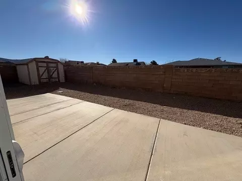 Exterior - 7024 E Stetson Dr, Kingman, AZ 86401 photo 9 of 15