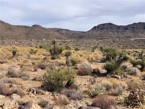 2 E 35 Ac E Mazatzal Dr, Golden Valley, AZ 86413