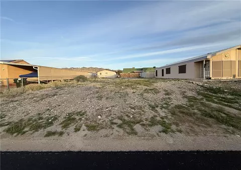 571 Roadrunner Dr, Bullhead City, AZ 86442