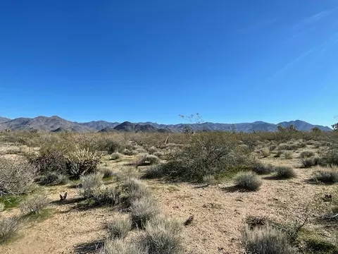 8 E Mary Dr, Yucca, AZ 86438 photo 3