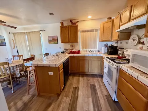 Kitchen - 30082 N Haystack Dr, Meadview, AZ 86444 photo 1 of 2