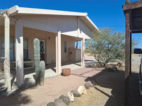 4943 W Safari Dr, Golden Valley, AZ 86413