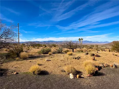 10210 N Boulder Rd, Kingman, AZ 86401