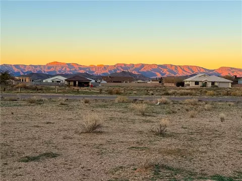 7324 E Squaw Creek Dr, Kingman, AZ 86401