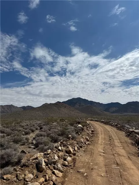 6 Longhorn Dr, Dolan Springs, AZ 86441