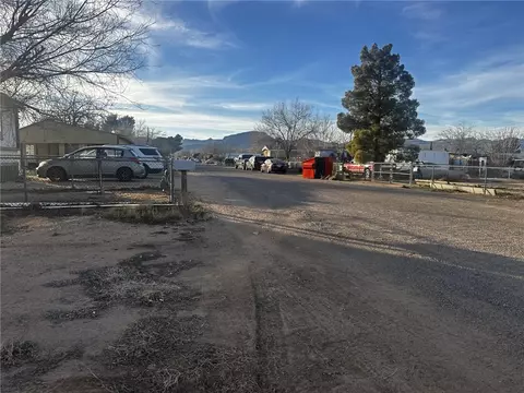 3656 E Shaeffer Ave, Kingman, AZ 86409 photo 2