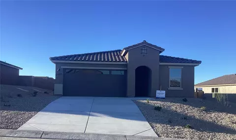 2804 Steamship Dr, Bullhead City, AZ 86429