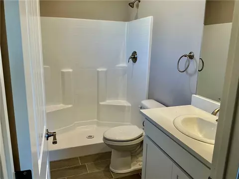 Bath - 2945 E Mcvicar Ave, Kingman, AZ 86409 photo 1 of 2