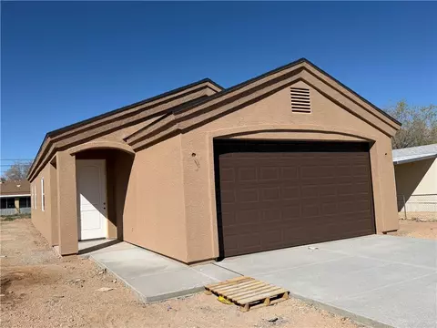 2945 E Mcvicar Ave, Kingman, AZ 86409