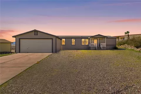 669 Oak Ave, Bullhead City, AZ 86429