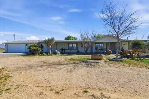 722 S Salt Rd, Golden Valley, AZ 86413