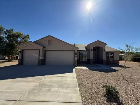 683 S San Pedro Rd, Golden Valley, AZ 86413