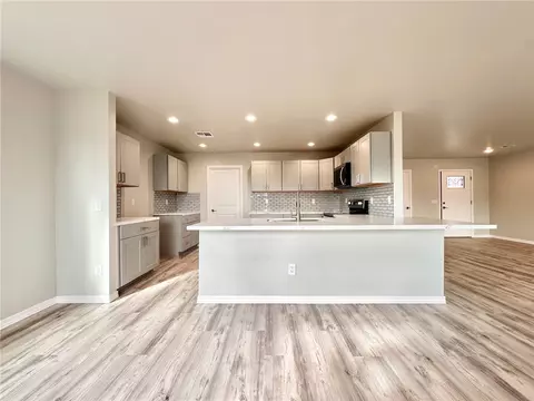 Kitchen - 4580 E Bayside Dr, Topock, AZ 86436 photo 1 of 7