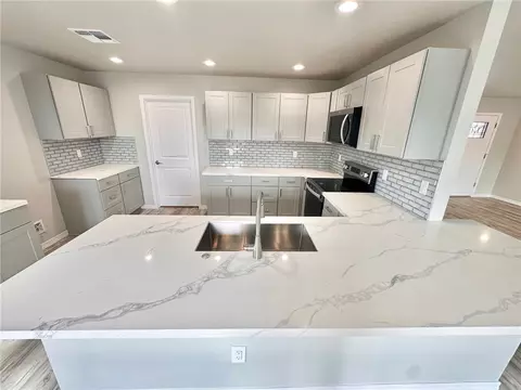 Kitchen - 4580 E Bayside Dr, Topock, AZ 86436 photo 2 of 7