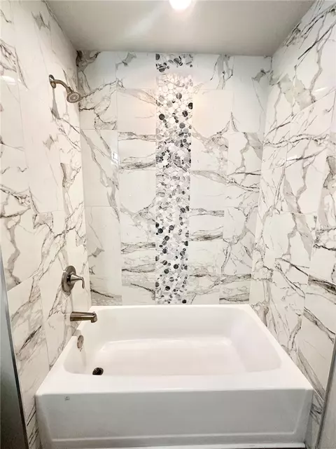 Bath - 4580 E Bayside Dr, Topock, AZ 86436 photo 5 of 6
