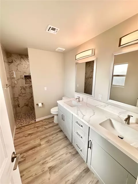 Bath - 4580 E Bayside Dr, Topock, AZ 86436 photo 1 of 6