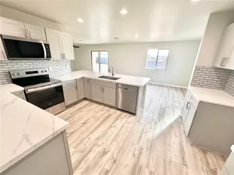 Kitchen - 4580 E Bayside Dr, Topock, AZ 86436 photo 7 of 7