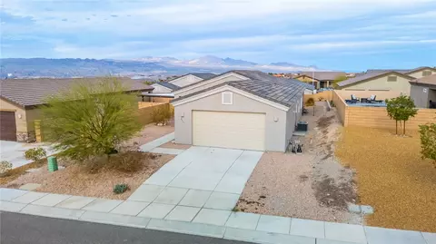 2741 Wilderness Ln, Bullhead City, AZ 86442
