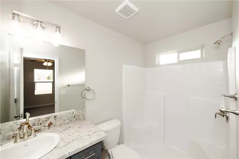 Bath - 3675 E Ryan Ave, Kingman, AZ 86409 photo 1 of 2