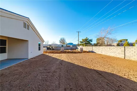 Exterior - 3675 E Ryan Ave, Kingman, AZ 86409 photo 6 of 8