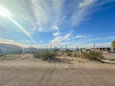 13135 San Vincente Dr, Topock, AZ 86436