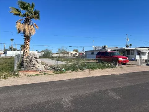 559 Silver Ln, Bullhead City, AZ 86442