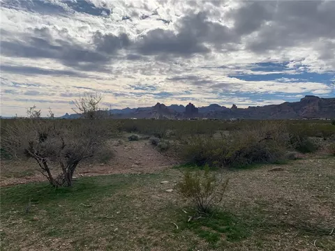 000 Chuarelfrida, Golden Valley, AZ 86413