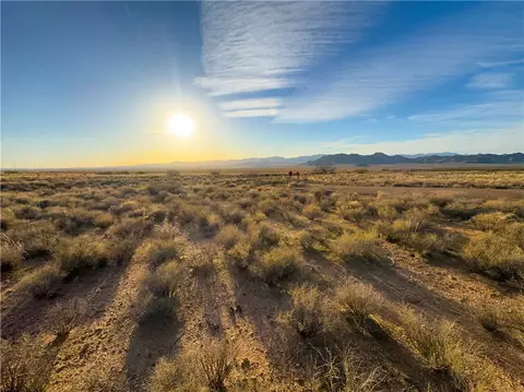 8536 Cortez Dr, Kingman, AZ 86401