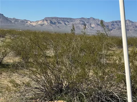 14257 W Indian Wells Rd, Golden Valley, AZ 86413