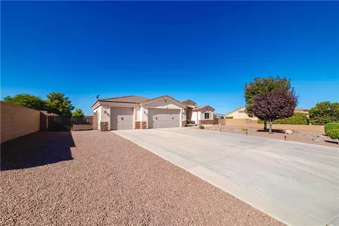 2921 Rawhide Dr, Kingman, AZ 86401