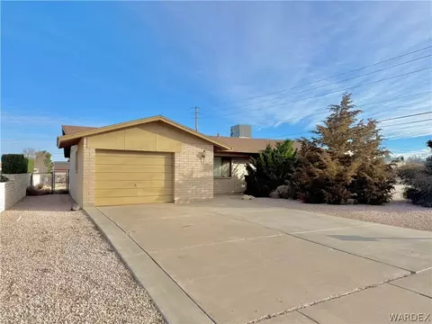 2737 Karen Ave, Kingman, AZ 86401