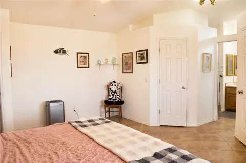 Bedroom - 7560 E Cayuse Dr, Kingman, AZ 86401 photo 3 of 5