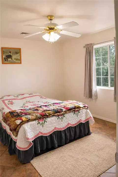 Bedroom - 7560 E Cayuse Dr, Kingman, AZ 86401 photo 4 of 5