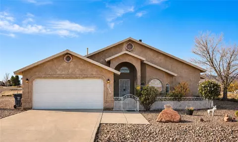 Exterior - 7560 E Cayuse Dr, Kingman, AZ 86401 photo 2 of 11