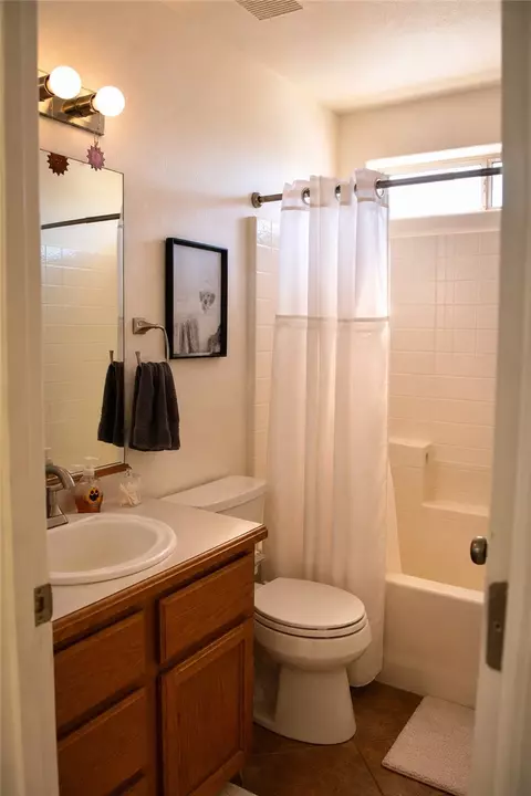 Bath - 7560 E Cayuse Dr, Kingman, AZ 86401 photo 6 of 6