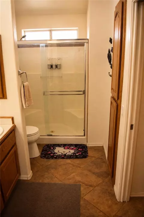 Bath - 7560 E Cayuse Dr, Kingman, AZ 86401 photo 2 of 6