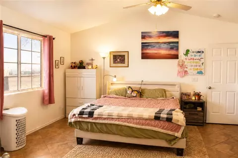 Bedroom - 7560 E Cayuse Dr, Kingman, AZ 86401 photo 1 of 5