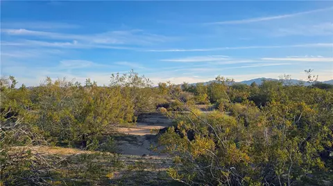 207-11 W 016 W Lawton Rd, Yucca, AZ 86438