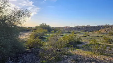 lot17 S Douglas Ln, Yucca, AZ 86438