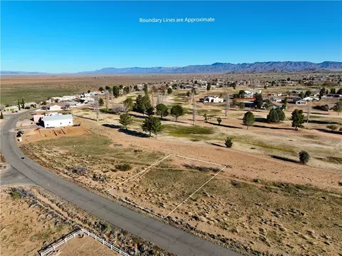 7937 E Saddleback Dr, Kingman, AZ 86401 photo 2