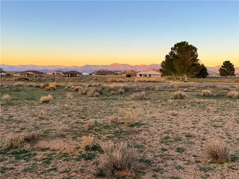 7342 E Squaw Creek Dr, Kingman, AZ 86401