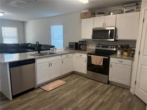 Kitchen - 3635 E Koval Dr, Kingman, AZ 86409 photo 2 of 4